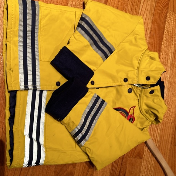 Size 2 raincoat for kids - Picture 10 of 12
